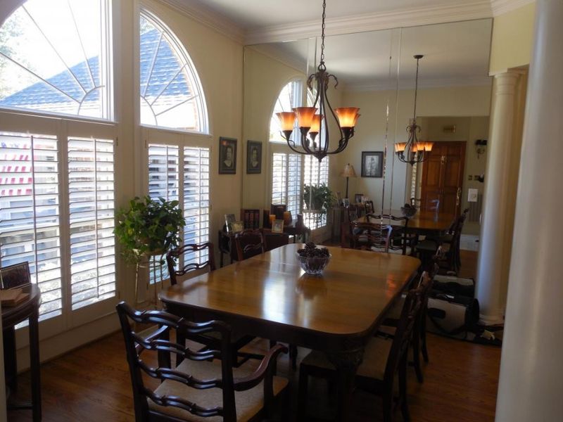 708 Shadowbrook Dr, Burlington, NC 27215