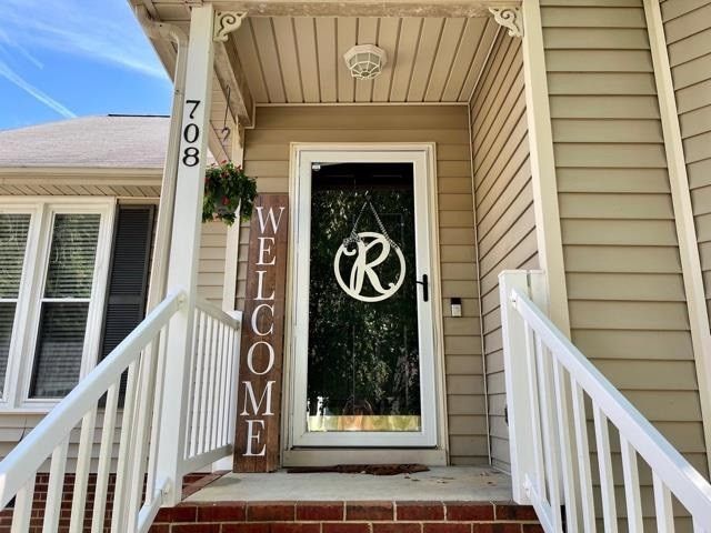708 St Catherines Dr, Wake Forest, NC 27587