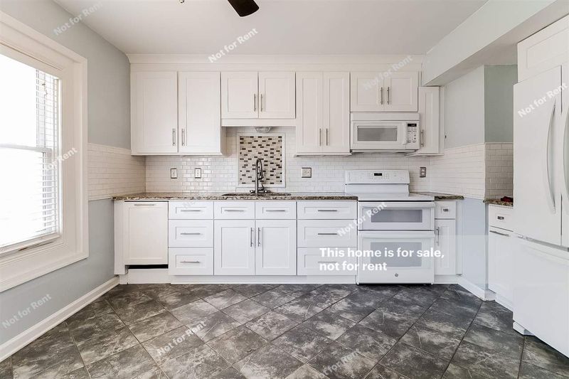 708 St John St, Clayton, NC 27520