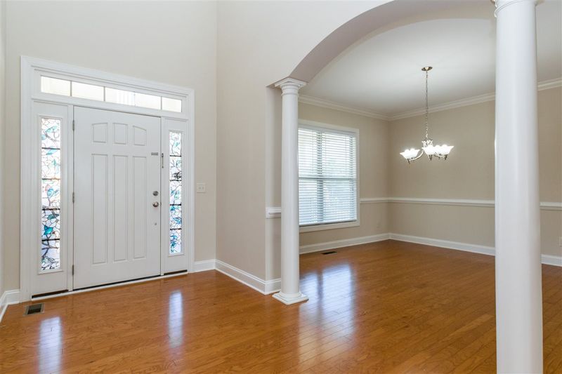 708 Weavers Ridge Dr, Cary, NC 27519