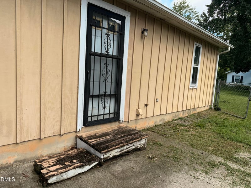709 E 3rd St, Wendell, NC 27591