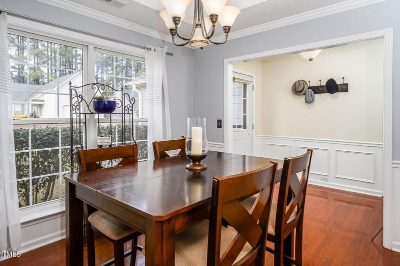 709 Averroe Dr, Apex, NC 27502