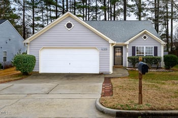 709 Averroe Dr, Apex, NC 27502