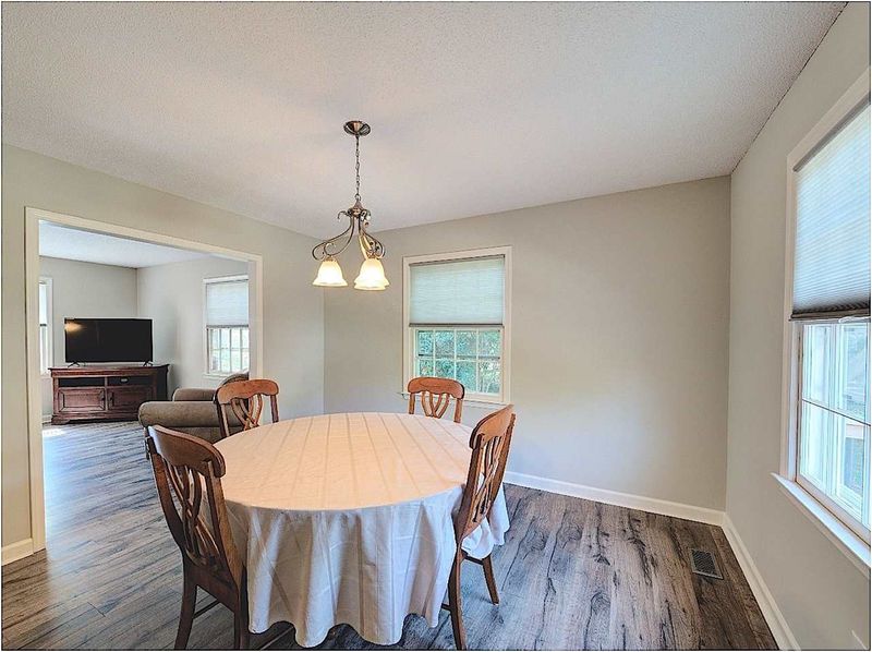 709 Barbara Dr, Raleigh, NC 27606