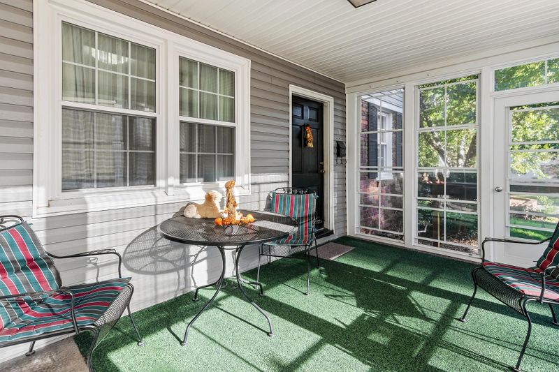 709 Barksdale Dr, Raleigh, NC 27604
