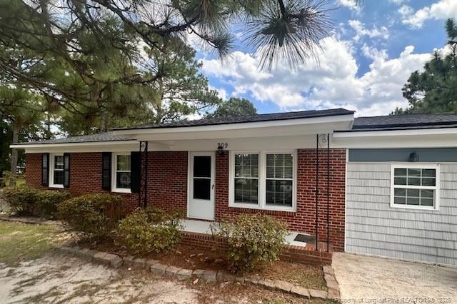 709 Bluestone Ln, Fayetteville, NC 28311