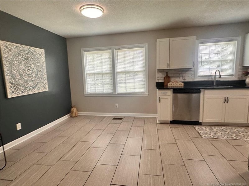 709 Bluestone Ln, Fayetteville, NC 28311