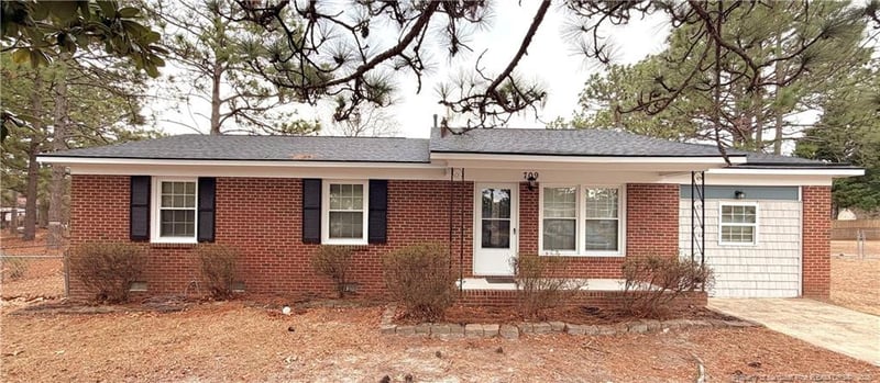 709 Bluestone Ln, Fayetteville, NC 28311