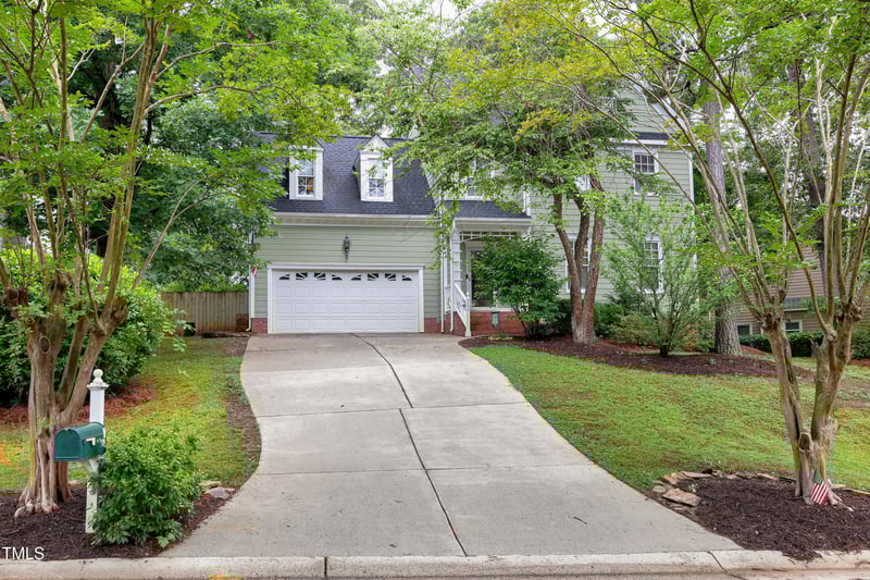 709 Bonhurst Dr, Holly Springs, NC 27540