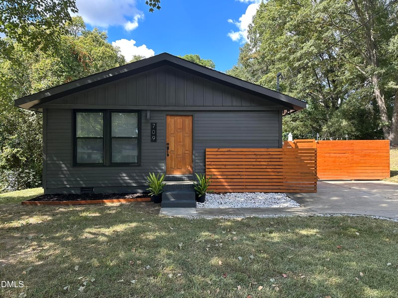 709 Bunche Dr, Raleigh, NC 27610