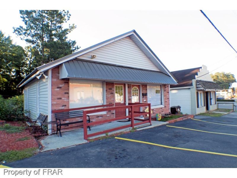 709 Carthage St, Sanford, NC 27330