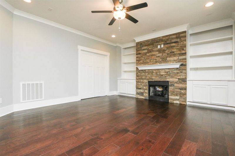 709 Charleston Dr, Clayton, NC 27527
