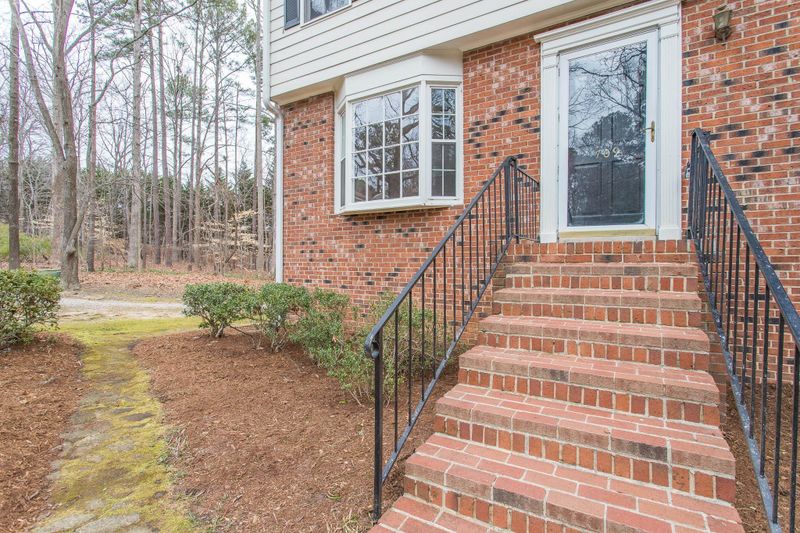 709 Collington Dr, Cary, NC 27511