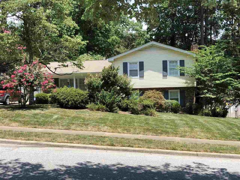709 Dartmouth Rd, Raleigh, NC 27609