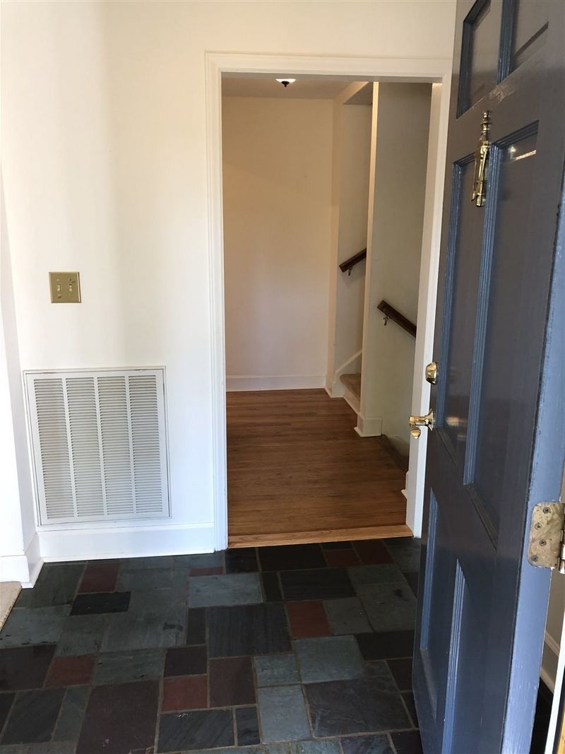 709 Dartmouth Rd, Raleigh, NC 27609