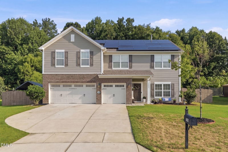 709 Harvest Point Dr, Fuquay Varina, NC 27526