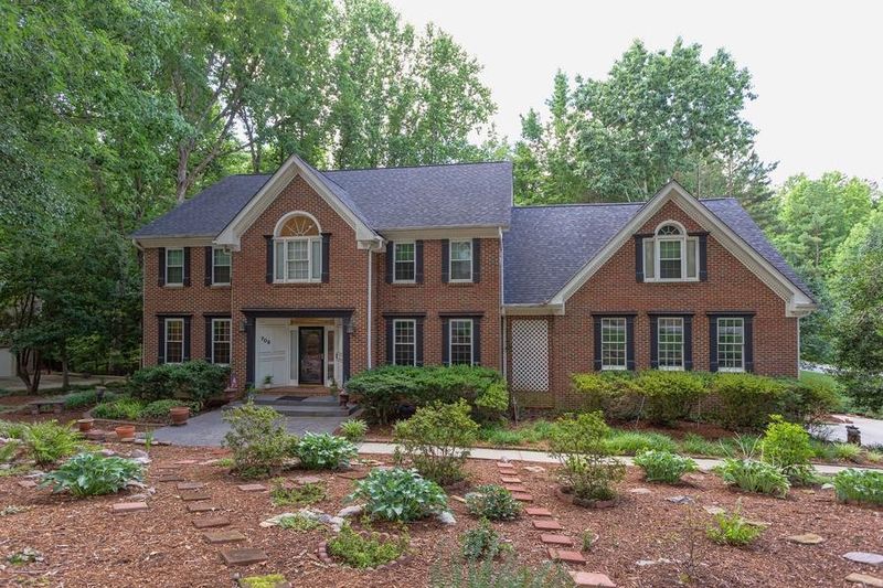709 Hawick Rd, Raleigh, NC 27615