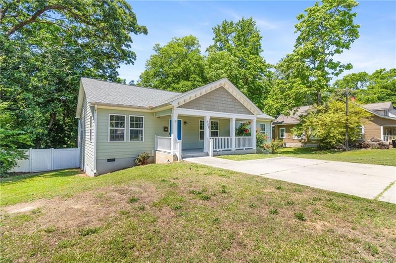 709 Hawkins Ave, Sanford, NC 27330