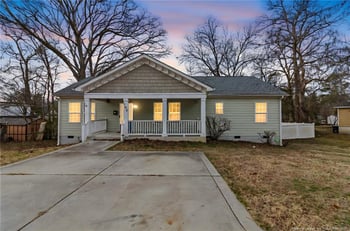 709 Hawkins Ave, Sanford, NC 27330