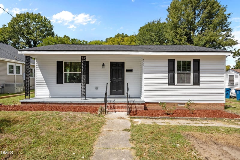 709 Johnson St, Dunn, NC 28334