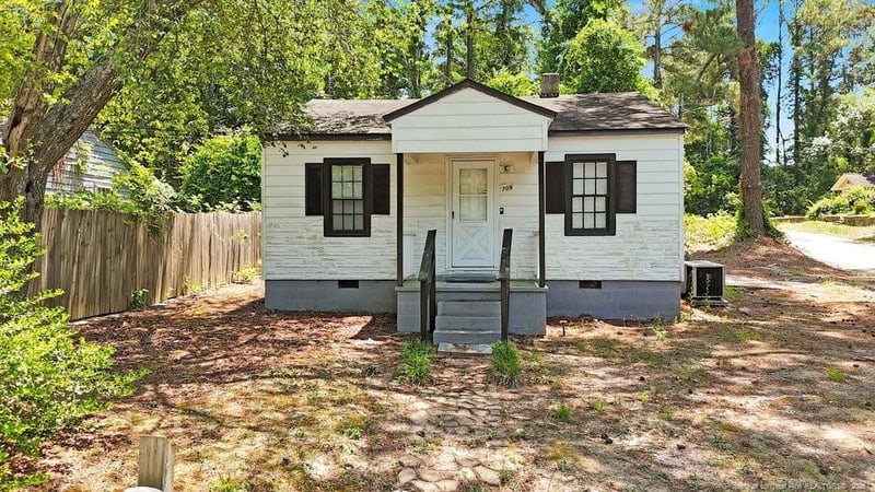709 Lakeland St, Fayetteville, NC 28301