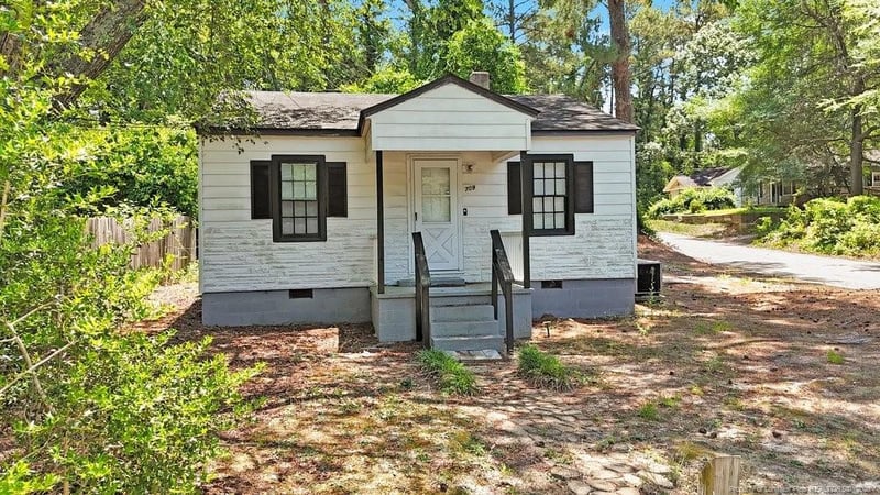 709 Lakeland St, Fayetteville, NC 28301