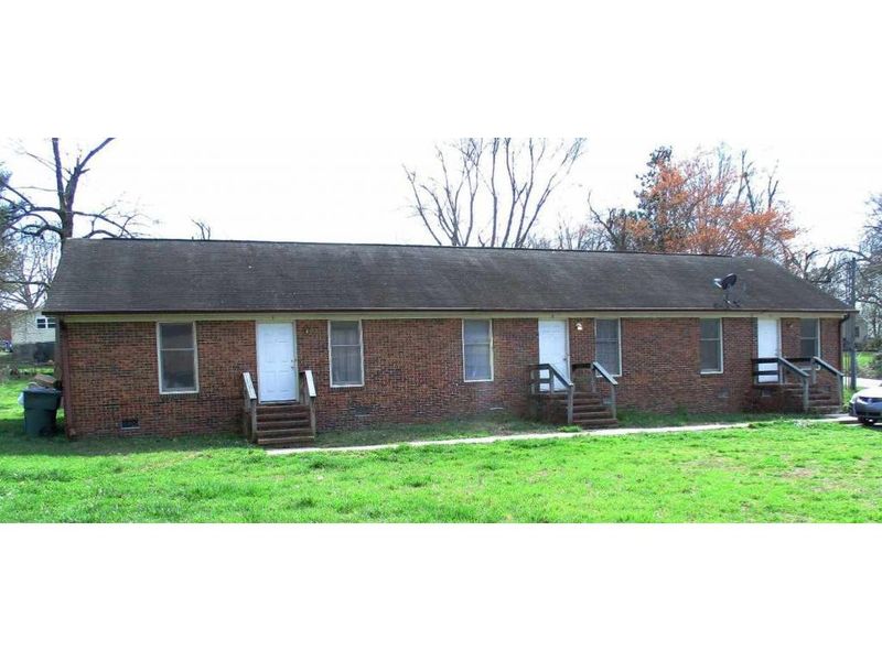 709 North St, Graham, NC 27253