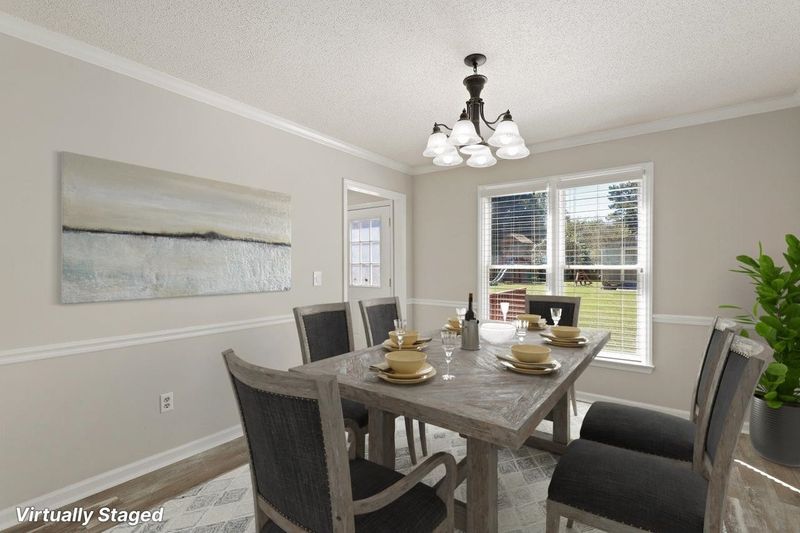 709 Penncross Dr, Raleigh, NC 27610