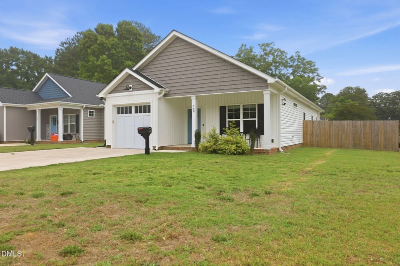 709 Pollock St, Selma, NC 27576