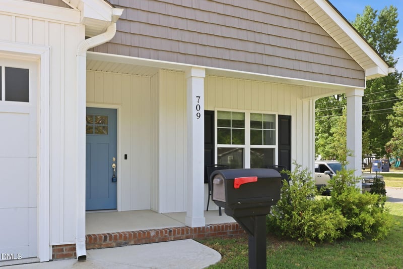 709 Pollock St, Selma, NC 27576