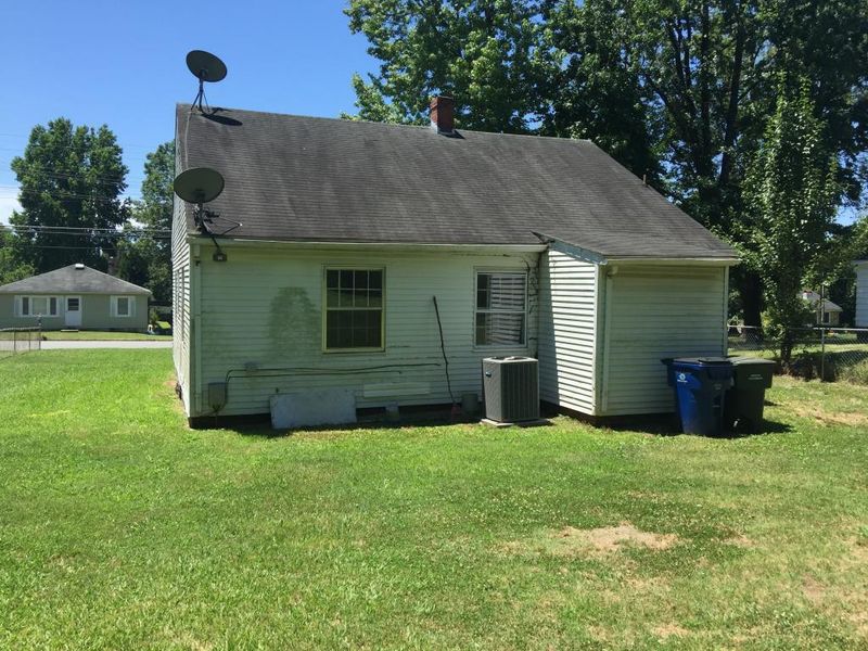 709 Providence Rd, Graham, NC 27253