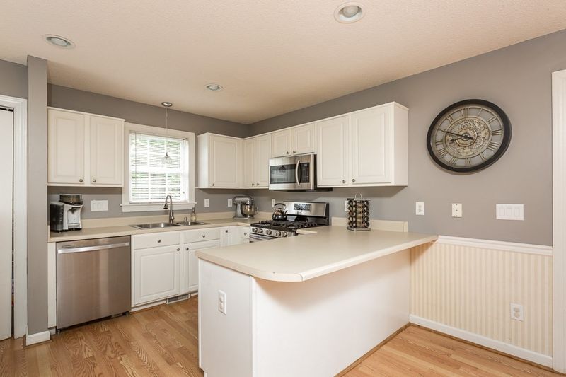 709 Sarratt Ridge Ct, Wake Forest, NC 27587
