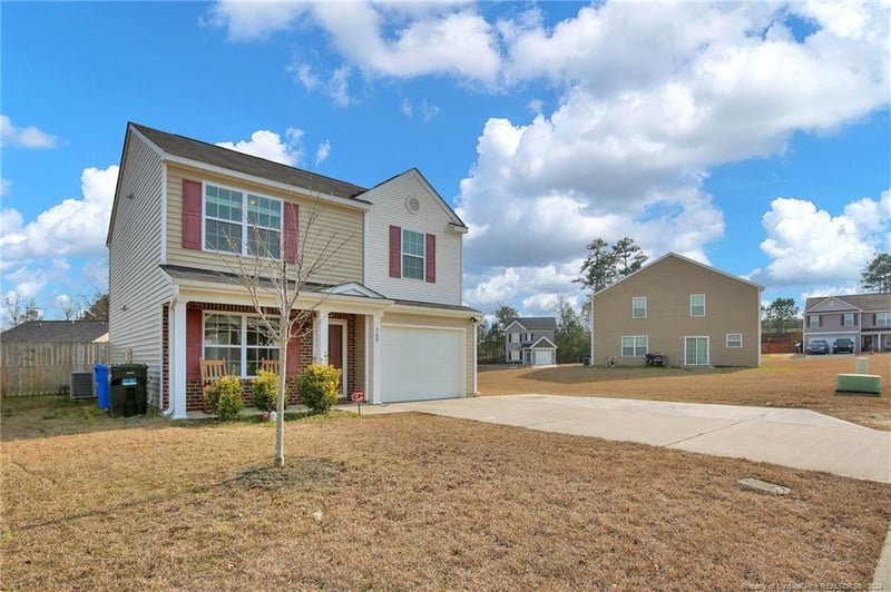 709 Schult Dr, Fayetteville, NC 28314