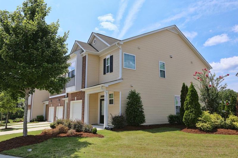 709 Silver Stream Ln, Cary, NC 27519