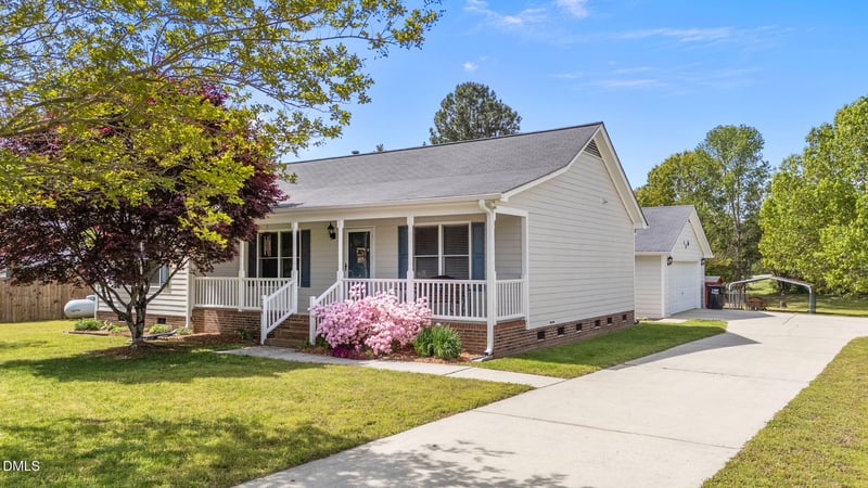 709 Slippery Bank Ct, Benson, NC 27504