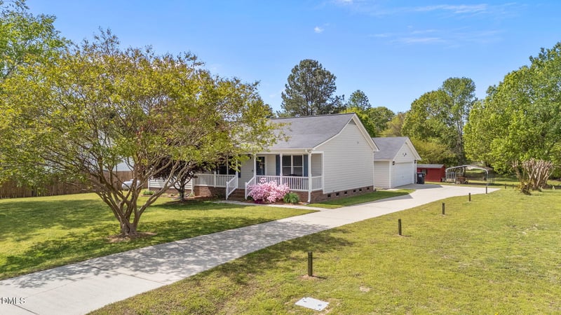 709 Slippery Bank Ct, Benson, NC 27504