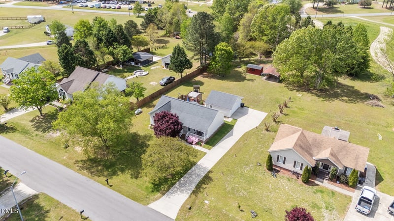 709 Slippery Bank Ct, Benson, NC 27504