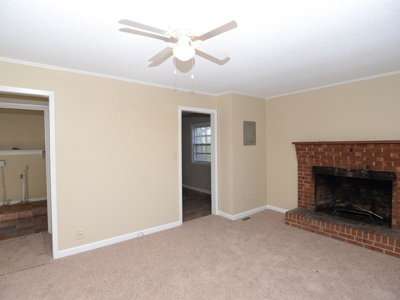 709 W Stallings St, Clayton, NC 27520