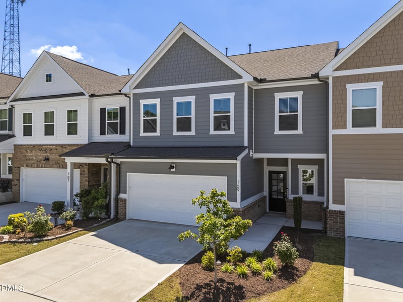 709 Toulouse Ct, Cary, NC 27519