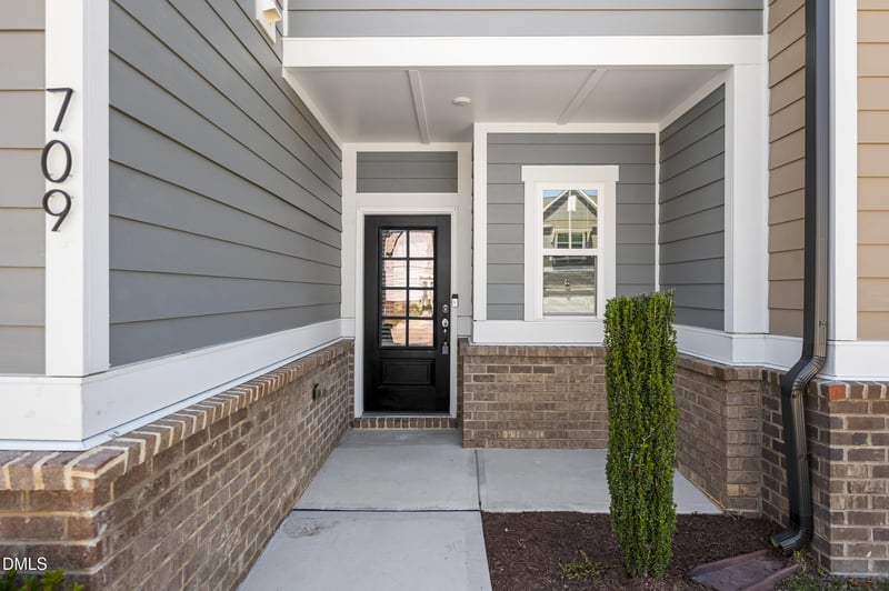 709 Toulouse Ct, Cary, NC 27519
