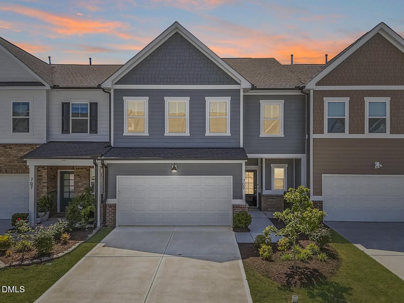 709 Toulouse Ct, Cary, NC 27519