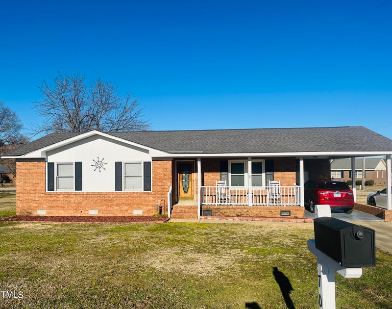 709 E Vance St, Dunn, NC 28334