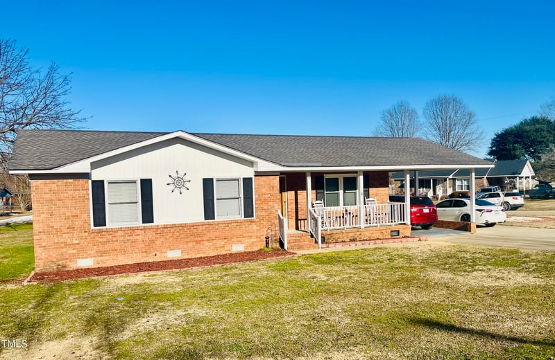 709 E Vance St, Dunn, NC 28334