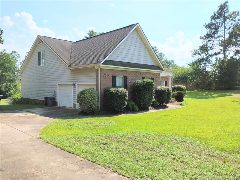 7091 Lamplighter Dr, Fayetteville, NC 28306