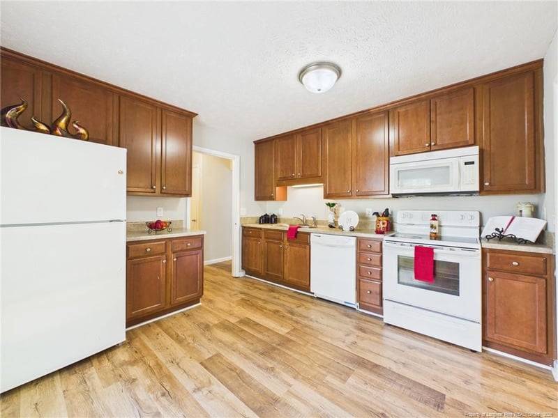 7092 Pantego Dr, Fayetteville, NC 28314