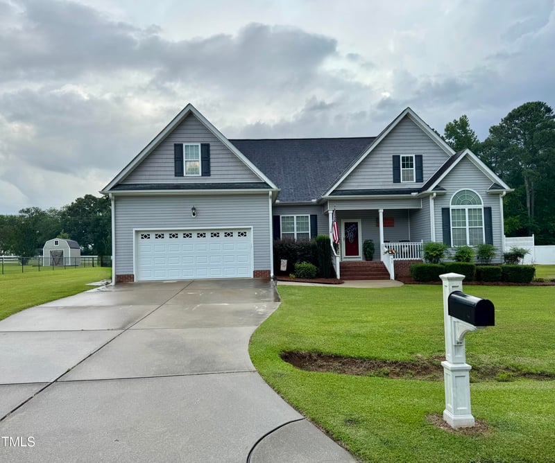 71 Beaver Creek Dr, Dunn, NC 28334