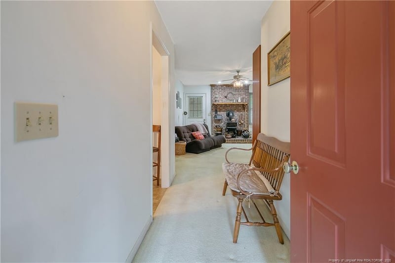 71 Canterbury Rd, Sanford, NC 27332