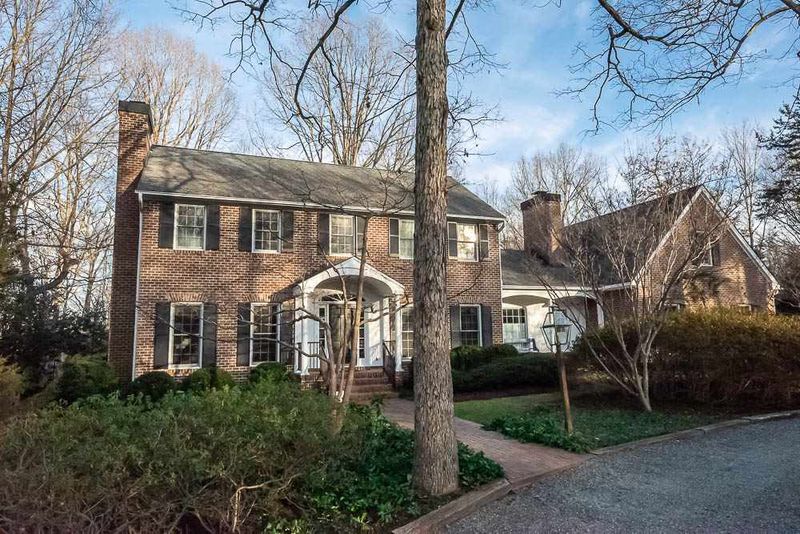 71 Cedar Hills Cir, Chapel Hill, NC 27514