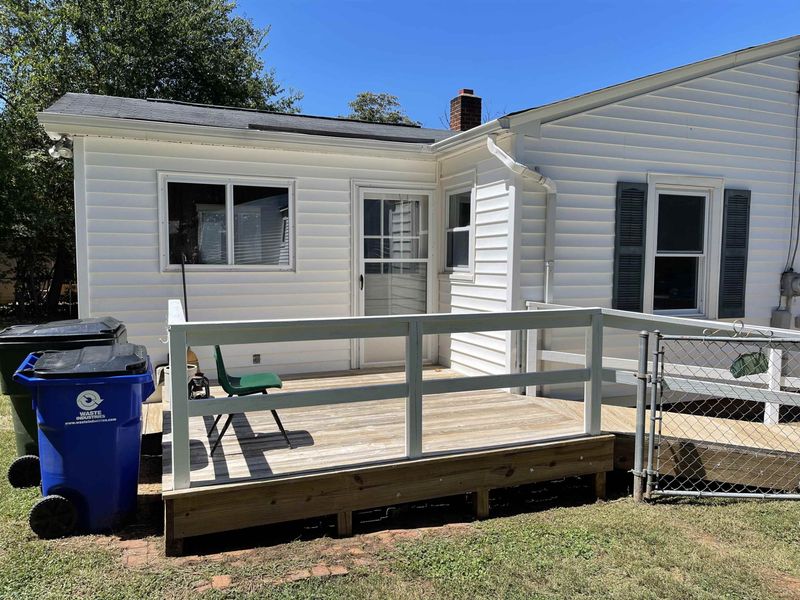71 W Cornwallis St, Pittsboro, NC 27344