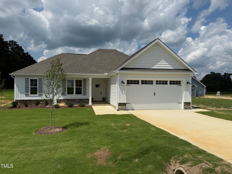 71 Royal Ave, Selma, NC 27576